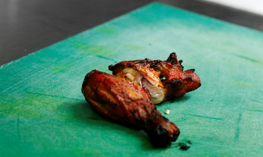 Prepare the tandoori chicken | foodpanda Magazine